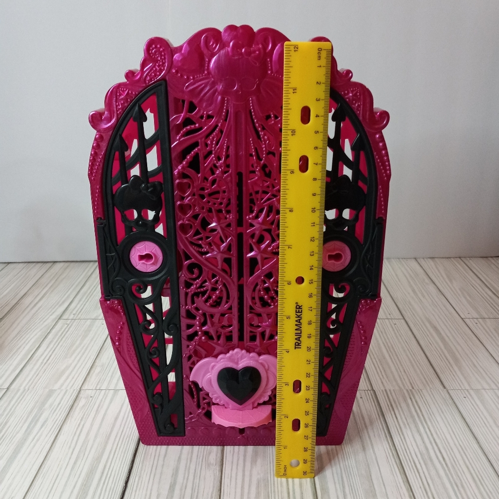Monster High Draculaura Wardrobe Closet - Picture 9 of 10
